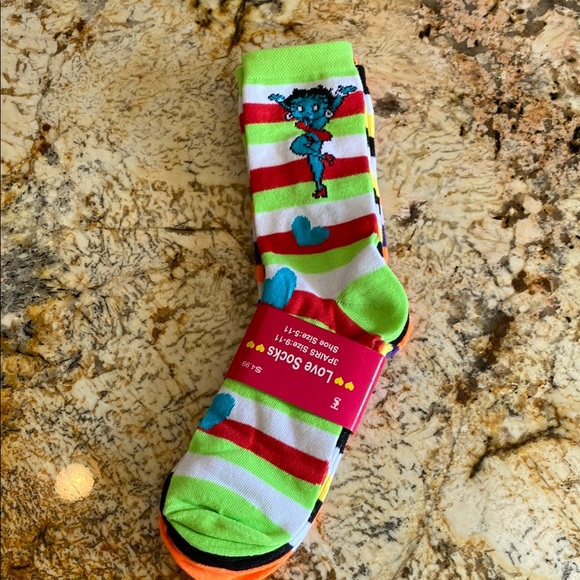 FREE Betty Boop Socks - Picture 1 of 7